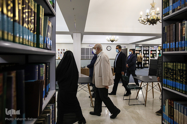 نشست معرفی کتاب «پنج گانه افول آمریکا»