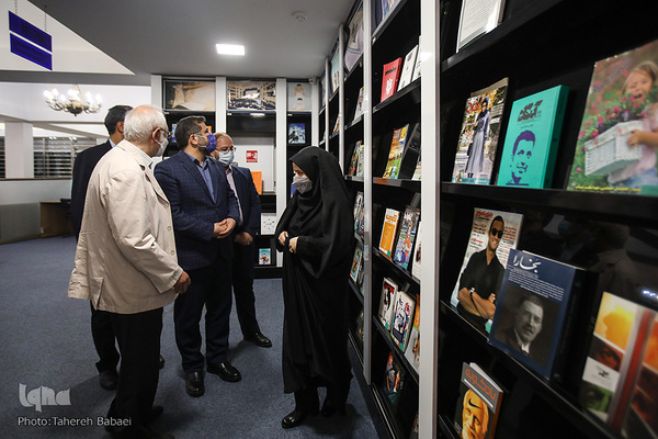 نشست معرفی کتاب «پنج گانه افول آمریکا»