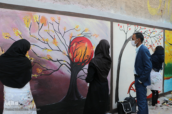 جشنواره نقاشی دیواری «آوای پاییز» در شیراز