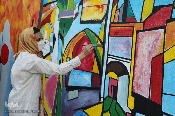 جشنواره نقاشی دیواری «آوای پاییز» در شیراز