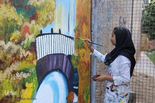 جشنواره نقاشی دیواری «آوای پاییز» در شیراز