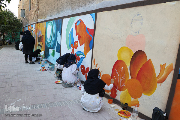 جشنواره نقاشی دیواری «آوای پاییز» در شیراز