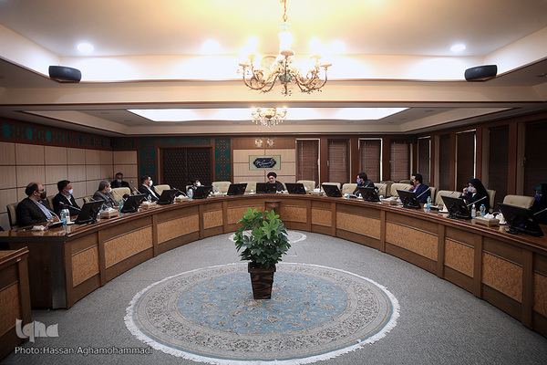 مراسم تجلیل از آیت الله محقق داماد