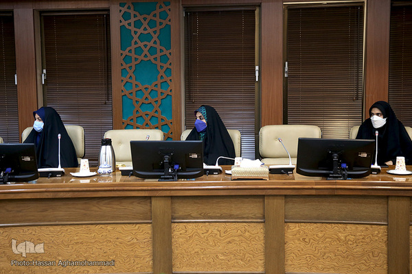 مراسم تجلیل از آیت الله محقق داماد