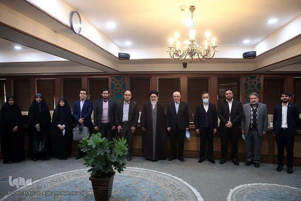 مراسم تجلیل از آیت الله محقق داماد