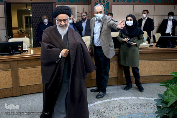 مراسم تجلیل از آیت الله محقق داماد