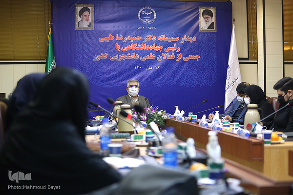دیدار صمیمانه رئیس جهاد دانشگاهی با جمعی از فعالان علمی دانشجویی کشور