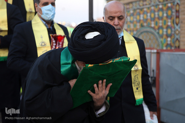 مراسم تعویض پرچم آستان منور حضرت عبدالعظیم حسنی(ع)