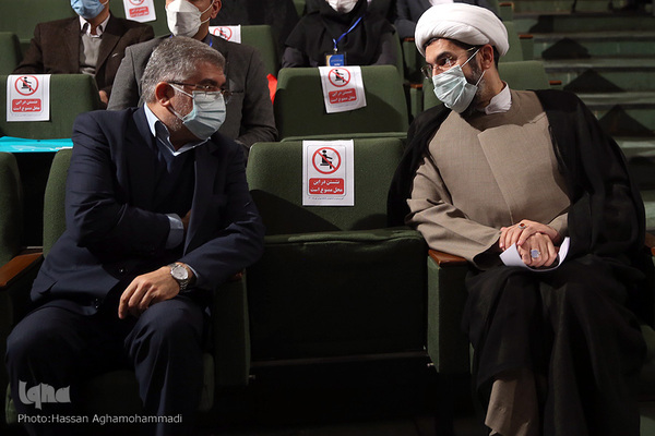 حمیدرضا طیبی، رییس جهاددانشگاهی و حجت‌الاسلام والمسلمین مصطفی رستمی، رییس نهاد نمایندگی مقام معظم رهبری در دانشگاه‌ها