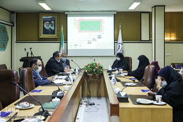 نقش دانش‌آموختگان قرآن و حدیث در ترویج سبک زندگی قرآنی در جامعه