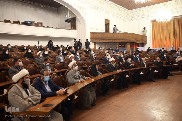 آیین رونمایی از آثار علمی و پژوهشی کتابخانه، موزه و مرکز اسناد مجلس شورای اسلامی