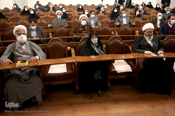 آیین رونمایی از آثار علمی و پژوهشی کتابخانه، موزه و مرکز اسناد مجلس شورای اسلامی