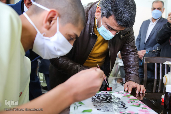 عیادت «جواد فروغی» از مددجویان آسایشگاه شهید بهشتی مشهد مقدس