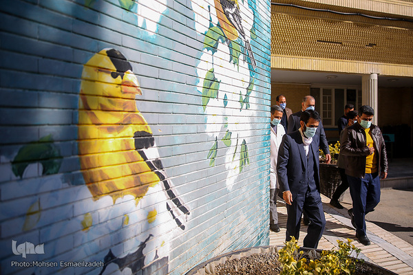 عیادت «جواد فروغی» از مددجویان آسایشگاه شهید بهشتی مشهد مقدس