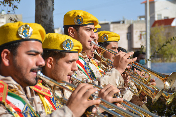 مراسم تشییع پیکر پاک شهید ۱۷ساله مدافع حرم «نجیب حسینی» از رزمندگان تیپ فاطمیون در محلات