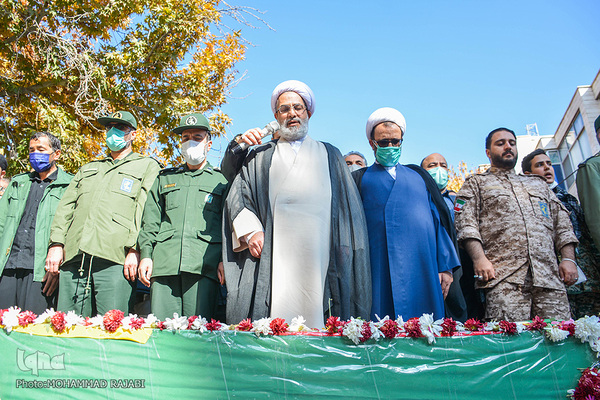 مراسم تشییع پیکر پاک شهید ۱۷ساله مدافع حرم «نجیب حسینی» از رزمندگان تیپ فاطمیون در محلات