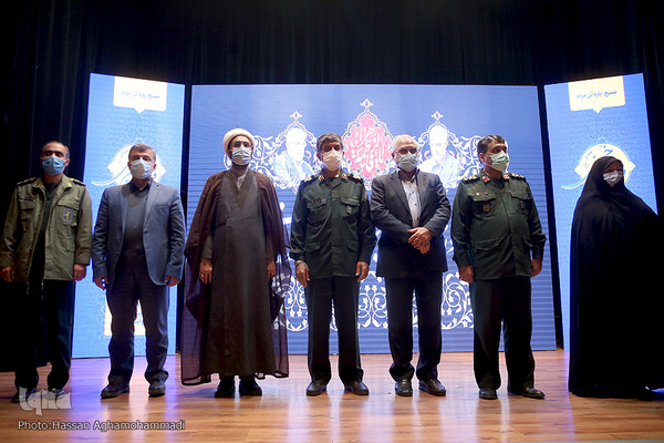 مراسم رونمایی از سیزده عنوان کتاب از تازه‌های نشر بنیاد فرهنگی روایت فتح با عنوان «فرزندان خمینی(ره)»