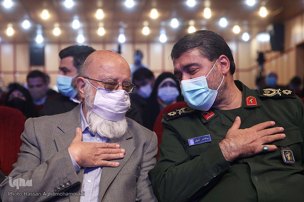 سردار سید قاسم قریشی، جانشین سازمان بسیج مستضعفین و مهدی چمران، رییس شورای شهر تهران