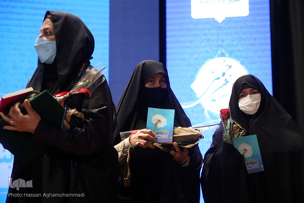 مراسم رونمایی از سیزده عنوان کتاب از تازه‌های نشر بنیاد فرهنگی روایت فتح با عنوان «فرزندان خمینی(ره)»