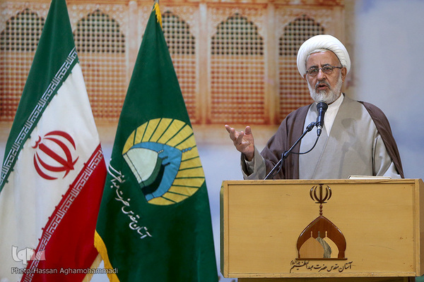  حجت الاسلام والمسلمین تقدیری، رییس مرکز آموزش نجوم آستان مقدس حضرت عبدالعظیم(ع)