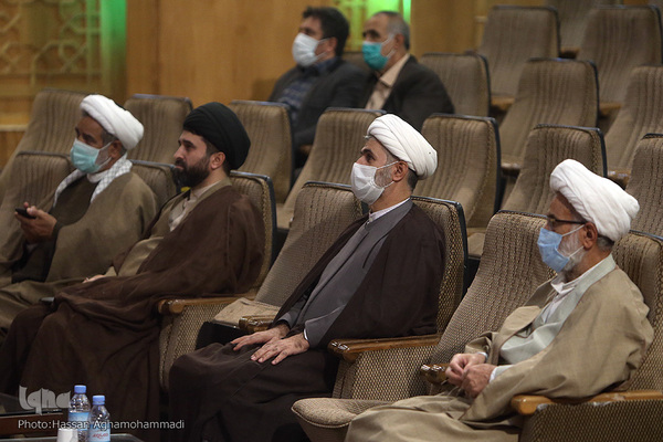 مراسم اهدای سیزدهمین جایزه ویژه علمی-ترویجی حضرت عبدالعظیم حسنی(ع) به خانواده دانشمند شهید هسته ای «محسن فخری زاده»