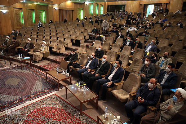 مراسم اهدای سیزدهمین جایزه ویژه علمی-ترویجی حضرت عبدالعظیم حسنی(ع) به خانواده دانشمند شهید هسته ای «محسن فخری زاده»