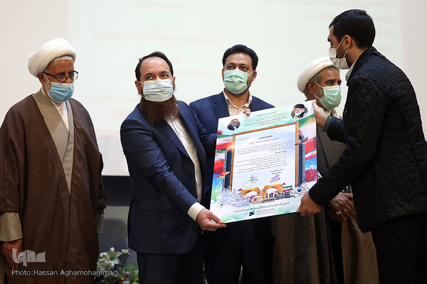 مراسم اهدای سیزدهمین جایزه ویژه علمی-ترویجی حضرت عبدالعظیم حسنی(ع) به خانواده دانشمند شهید هسته ای «محسن فخری زاده»