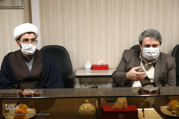 مراسم امضای تفاهم نامه همکاری های مشترک میان مرکز مدیریت خدمات حوزه های علمیه استان تهران و جهاد دانشگاهی