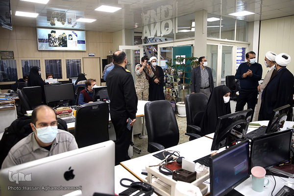 بازدید حجت‌الاسلام والمسلمین حسین صنعت‌پور، رئیس اداره عقیدتی سیاسی نیروی دریایی ارتش از تحریریه ایکنا
