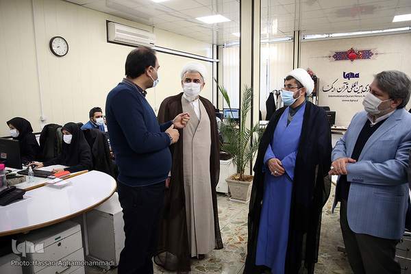 بازدید حجت‌الاسلام والمسلمین حسین صنعت‌پور، رئیس اداره عقیدتی سیاسی نیروی دریایی ارتش از تحریریه ایکنا