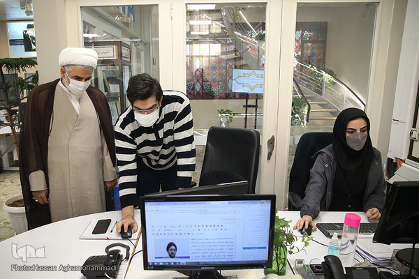 بازدید حجت‌الاسلام والمسلمین حسین صنعت‌پور، رئیس اداره عقیدتی سیاسی نیروی دریایی ارتش از تحریریه ایکنا