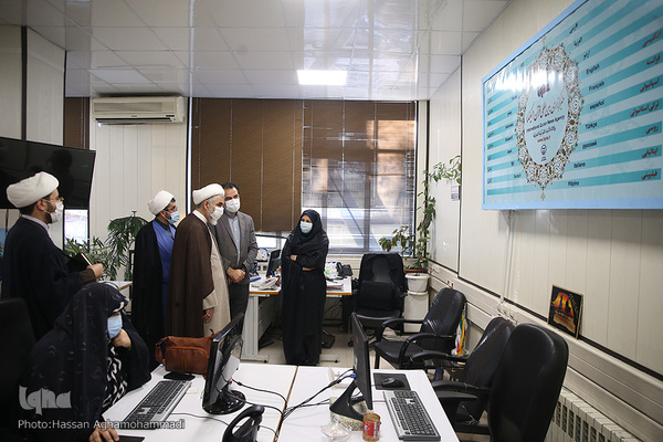 بازدید حجت‌الاسلام والمسلمین حسین صنعت‌پور، رئیس اداره عقیدتی سیاسی نیروی دریایی ارتش از تحریریه ایکنا