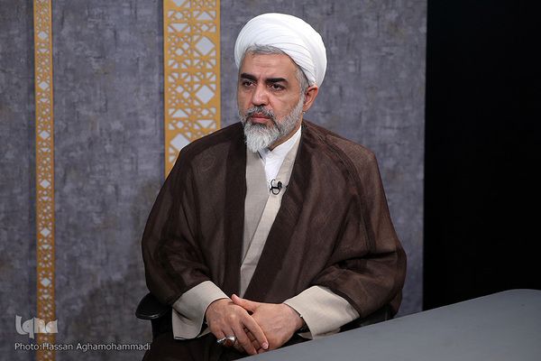 حجت‌الاسلام والمسلمین حسین صنعت‌پور، رئیس اداره عقیدتی سیاسی نیروی دریایی ارتش