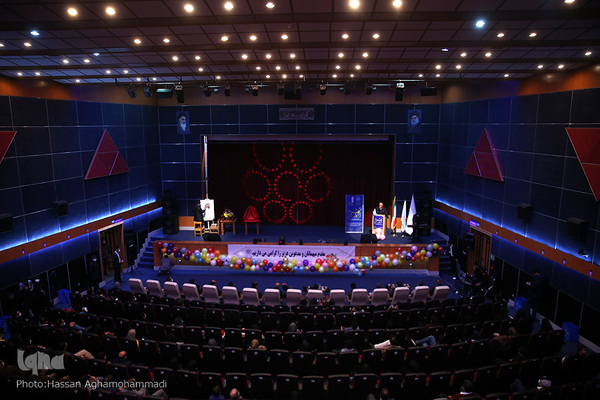 جشن گرامیداشت روز دانشجو و رونمایی از تندیس یادبود شهدای نخبه و دانشجوی دارالشهدای منطقه 17شهرداری تهران