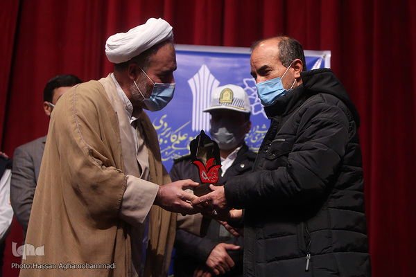 جشن گرامیداشت روز دانشجو و رونمایی از تندیس یادبود شهدای نخبه و دانشجوی دارالشهدای منطقه 17شهرداری تهران