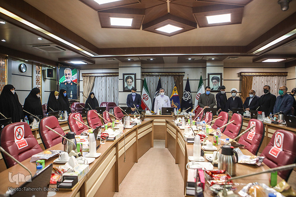 تجلیل و تکریم از مقام شامخ پرستاران و مدافعان سلامت به‌ویژه پرستاران نمونه قرآنی