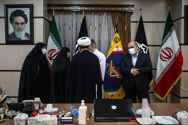 تجلیل و تکریم از مقام شامخ پرستاران و مدافعان سلامت به‌ویژه پرستاران نمونه قرآنی