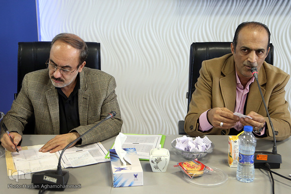 نشست توجیهی و قرعه کشی متسابقین شانزدهمین جشنواره ملی و بین المللی تلاوت‌های مجلسی