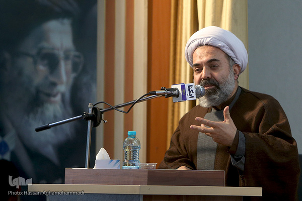 حجت‌الاسلام محمد شریفانی، مسئول نهاد نمایندگی مقام معظم رهبری در دانشگاه آزاد اسلامی