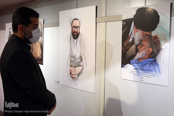 مراسم افتتاحیه نمایشگاه «ضیافتِ خط، رنگ، نقش» شامل ۴۲اثر از مجموعه نقاشی های دیجیتال علیرضا ذاکری، نقاش و کارتونیست