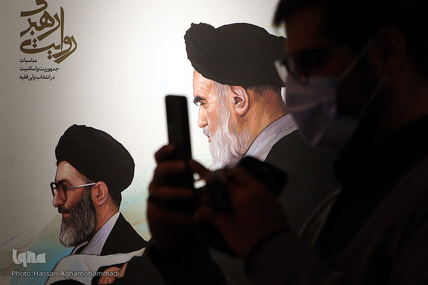 مراسم افتتاحیه نمایشگاه «ضیافتِ خط، رنگ، نقش» شامل ۴۲اثر از مجموعه نقاشی های دیجیتال علیرضا ذاکری، نقاش و کارتونیست