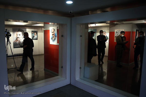 مراسم افتتاحیه نمایشگاه «ضیافتِ خط، رنگ، نقش» شامل ۴۲اثر از مجموعه نقاشی های دیجیتال علیرضا ذاکری، نقاش و کارتونیست