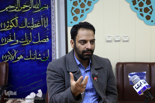 میلاد عرفان پور،نویسنده کتاب «شمعدانی ها» 