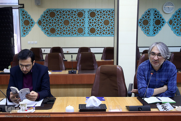 نشست نقد و بررسی کتاب «شمعدانی ها» اثر میلاد عرفان پور