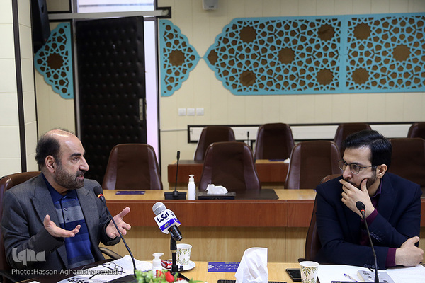 نشست نقد و بررسی کتاب «شمعدانی ها» اثر میلاد عرفان پور