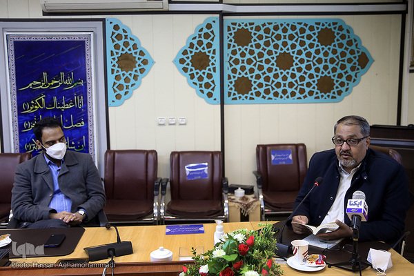 نشست نقد و بررسی کتاب «شمعدانی ها» اثر میلاد عرفان پور