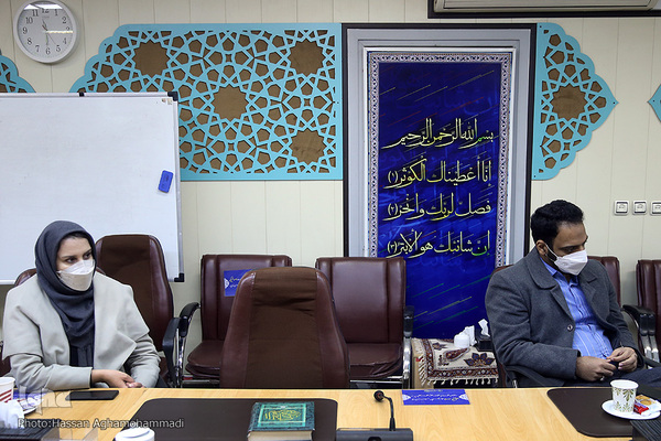 نشست نقد و بررسی کتاب «شمعدانی ها» اثر میلاد عرفان پور