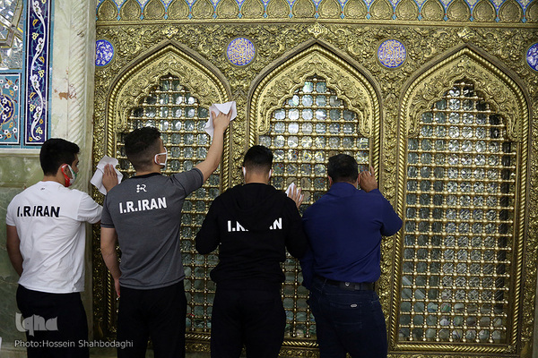 اهدای ۵ مدال‌ قهرمانی وزنه‌برداری جهان به موزه حرم حضرت معصومه(س)