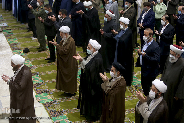 آیین عبادی و سیاسی نماز جمعه تهران پس از ۲۰ ماه وقفه به دلیل فراگیری بیماری کرونا