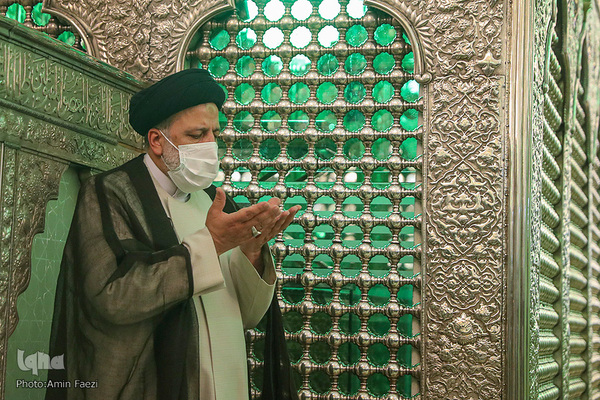 زیارت حرم مطهر شاهچراغ(ع) توسط حجت الاسلام والمسلمین ريیسی، رییس جمهور 